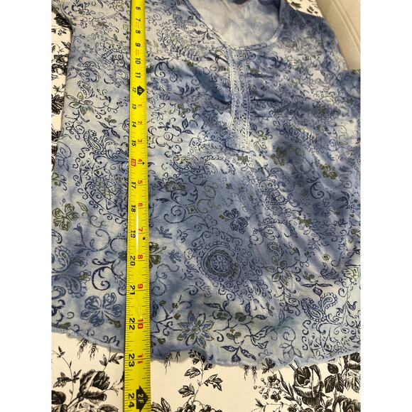 Gloria Vanderbilt Short Sleeve Floral Crochet Babydoll Top Women's Size L Blue - Picture 9 of 9